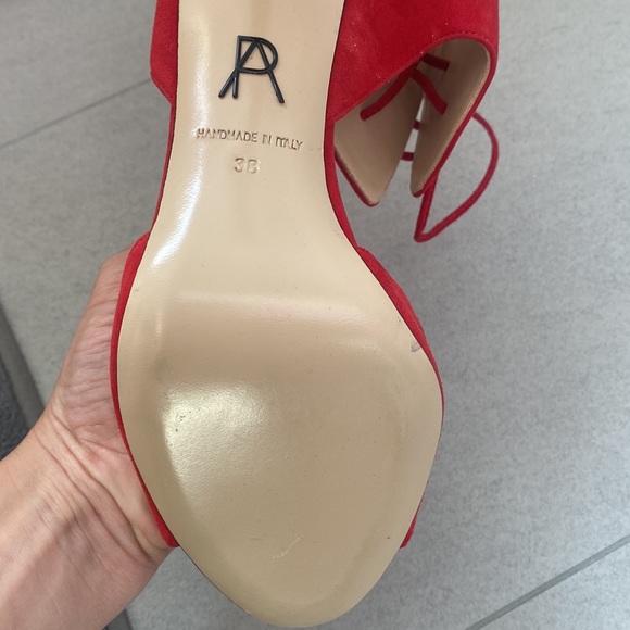 Designer luxury Brand new never worn Paul Andrew red heels - Picture 3 of 3